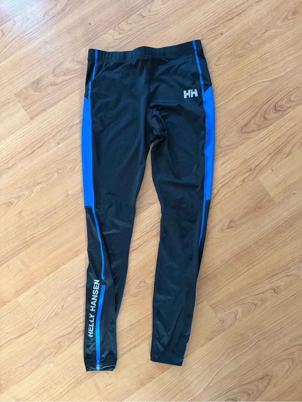 Helly Hansen women's athletic training pants small